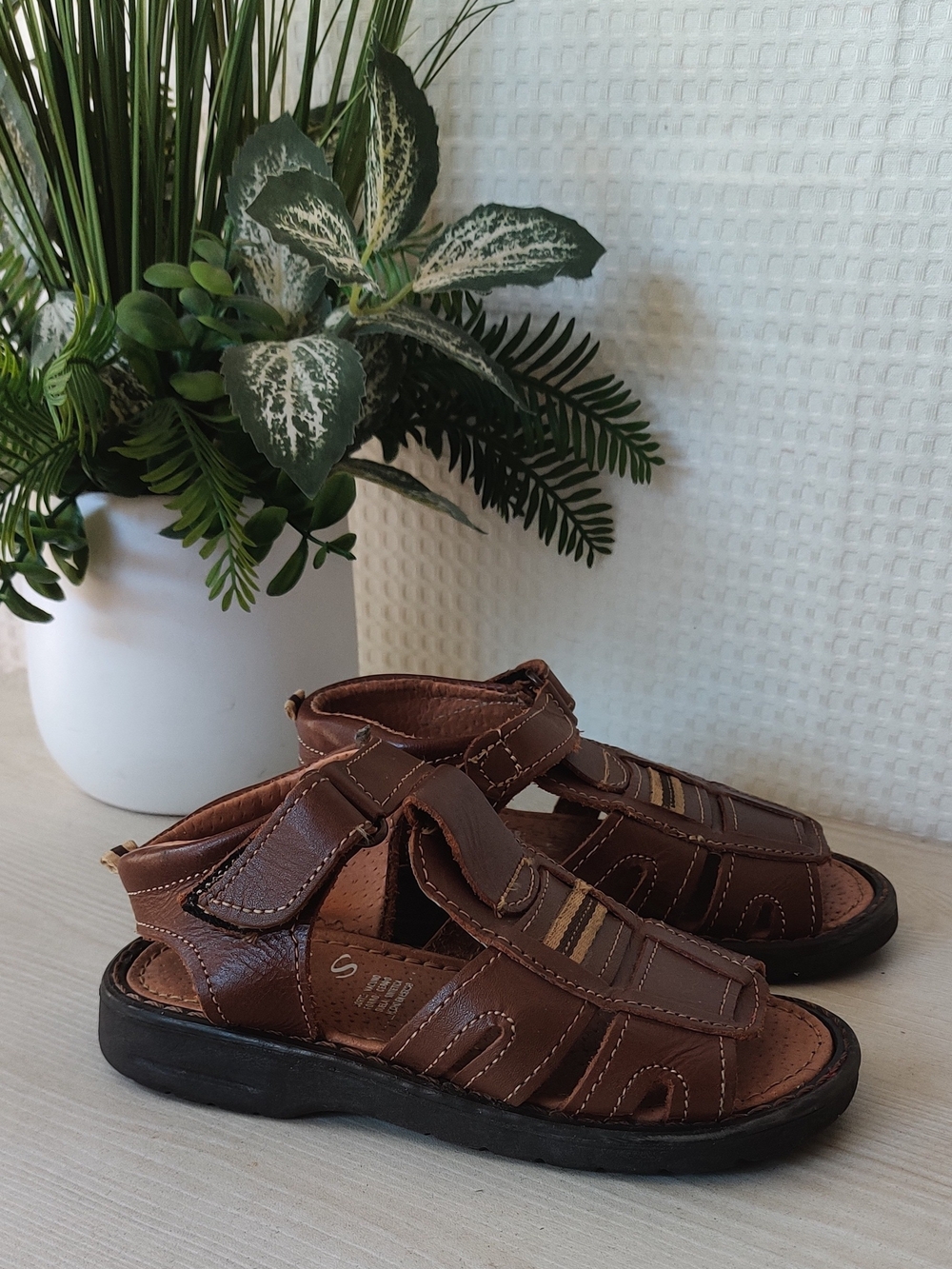 Roy's Boys Brown Leather Fisherman Sandals Size 11 - Picture 2 of 7